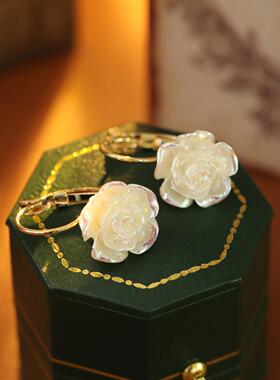 法式山茶花耳环女夏天奶油白花朵耳饰高级感轻奢耳钉设计感耳坠