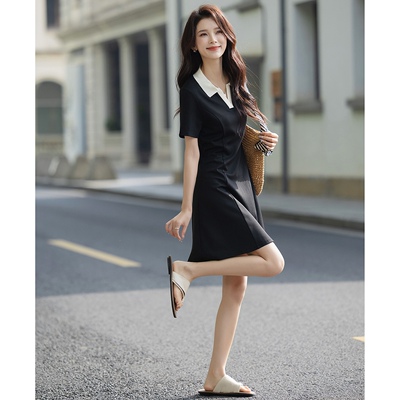 唐狮2026女翻领撞色收腰短袖连衣裙女夏黑色拼接收腰韩系气质dmn