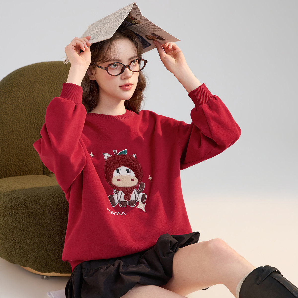 唐狮2026春装新款女卫衣圆领红色过年款套头图案可爱百搭时尚潮流