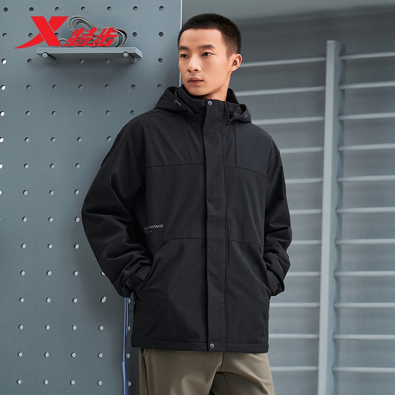 特步火烬薪传男外套2025冬新款保暖夹克防风连帽上衣976429160149