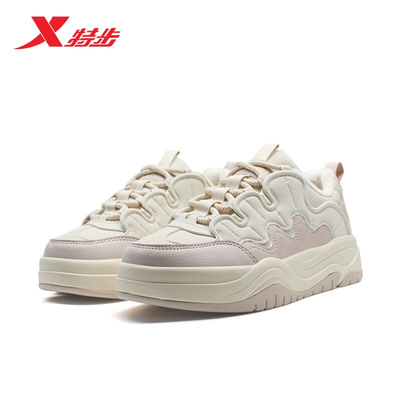 特步华夫鞋女鞋冬季新款加绒保暖板鞋休闲运动鞋女士厚底增高鞋子