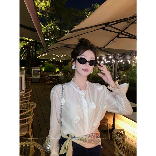 花朵白衬衫女高级感轻奢洋气上衣