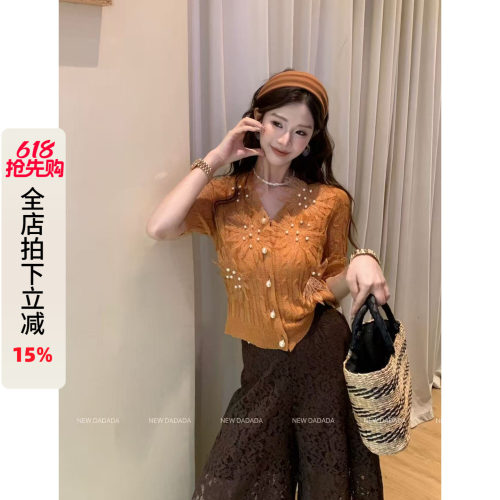 高级v领立体花朵针织T恤修身上衣