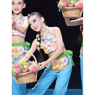 群舞少儿舞蹈娃娃演出儿童见服装桃花南泥湾表演剧目跳春来秧歌又