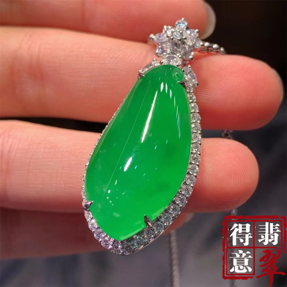 得意珠宝 天然冰种阳绿翡翠福瓜吊坠挂件高冰色浓白金镶钻带证书
