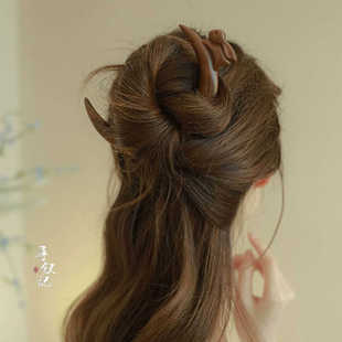 原创兔子玄月檀木发簪女古风高级感新中式盘发簪子旗袍马面裙配饰