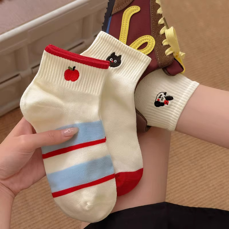 卡通刺绣白色网眼袜子女短袜春夏季薄款纯棉ins潮日系无骨短筒袜,女士内衣/男士内衣/家居服,短袜,淘宝优惠券,粉丝福利购,淘宝优惠卷