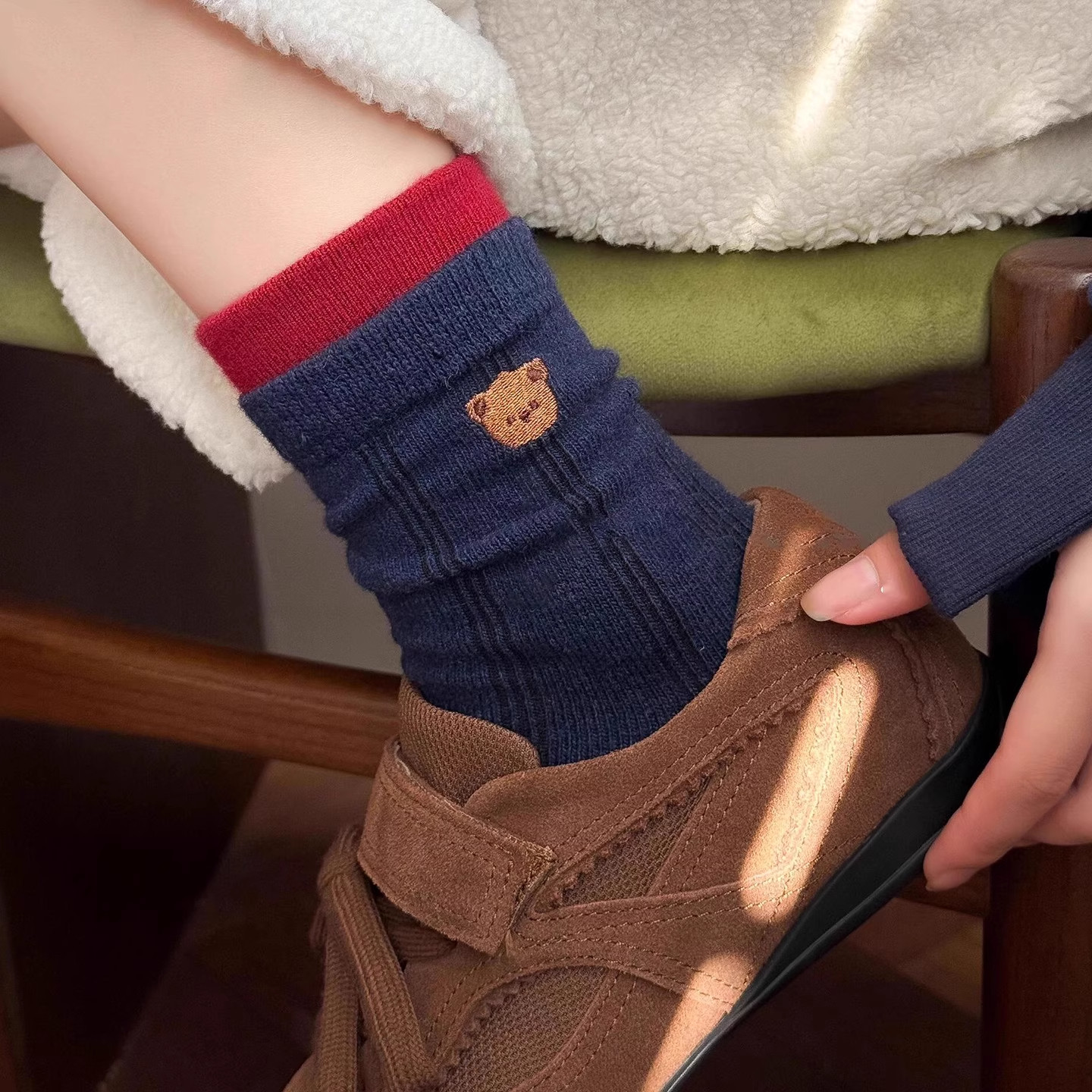 藏蓝色的复古小熊太可爱咯~好韩系学院风~袜子女羊毛秋冬加厚保暖