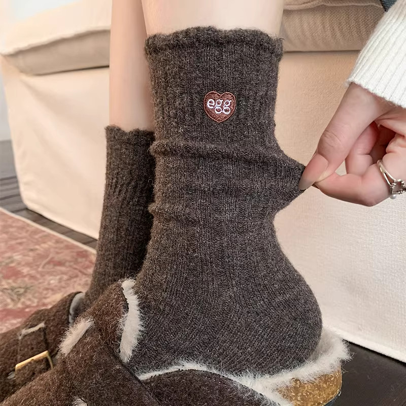 咖色保暖羊毛绒袜子女秋冬中筒袜