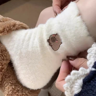 加绒卡皮巴拉袜子~真的太太太萌啦~!澳绒刺绣加厚毛绒保暖中筒袜
