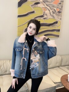 南油欧货2023冬季女新中式水貂毛领重工刺绣白鹅绒牛仔羽绒服外套