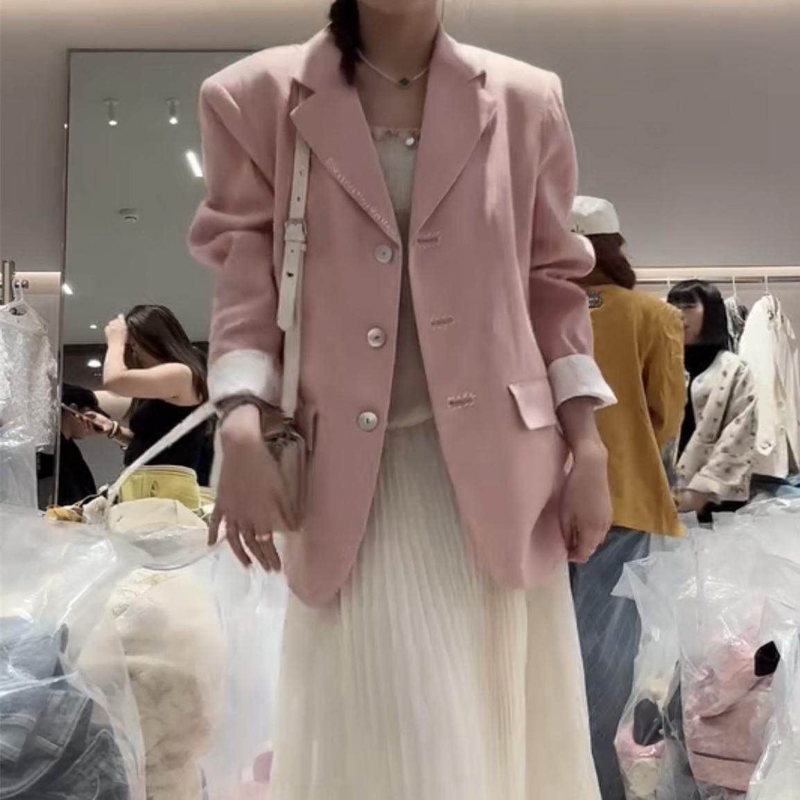 欧洲站2025春季女v+翻领单排扣