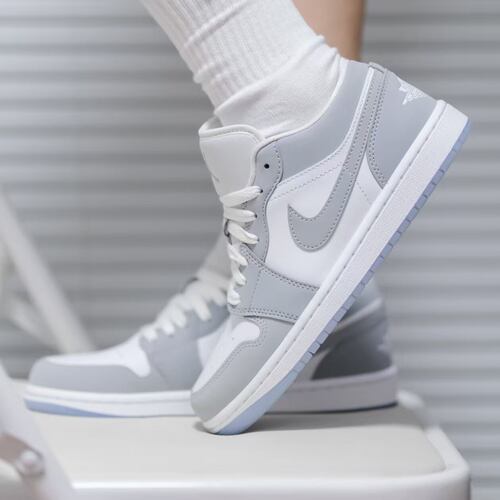 Nike正品耐克情侣潮流AJ1板鞋