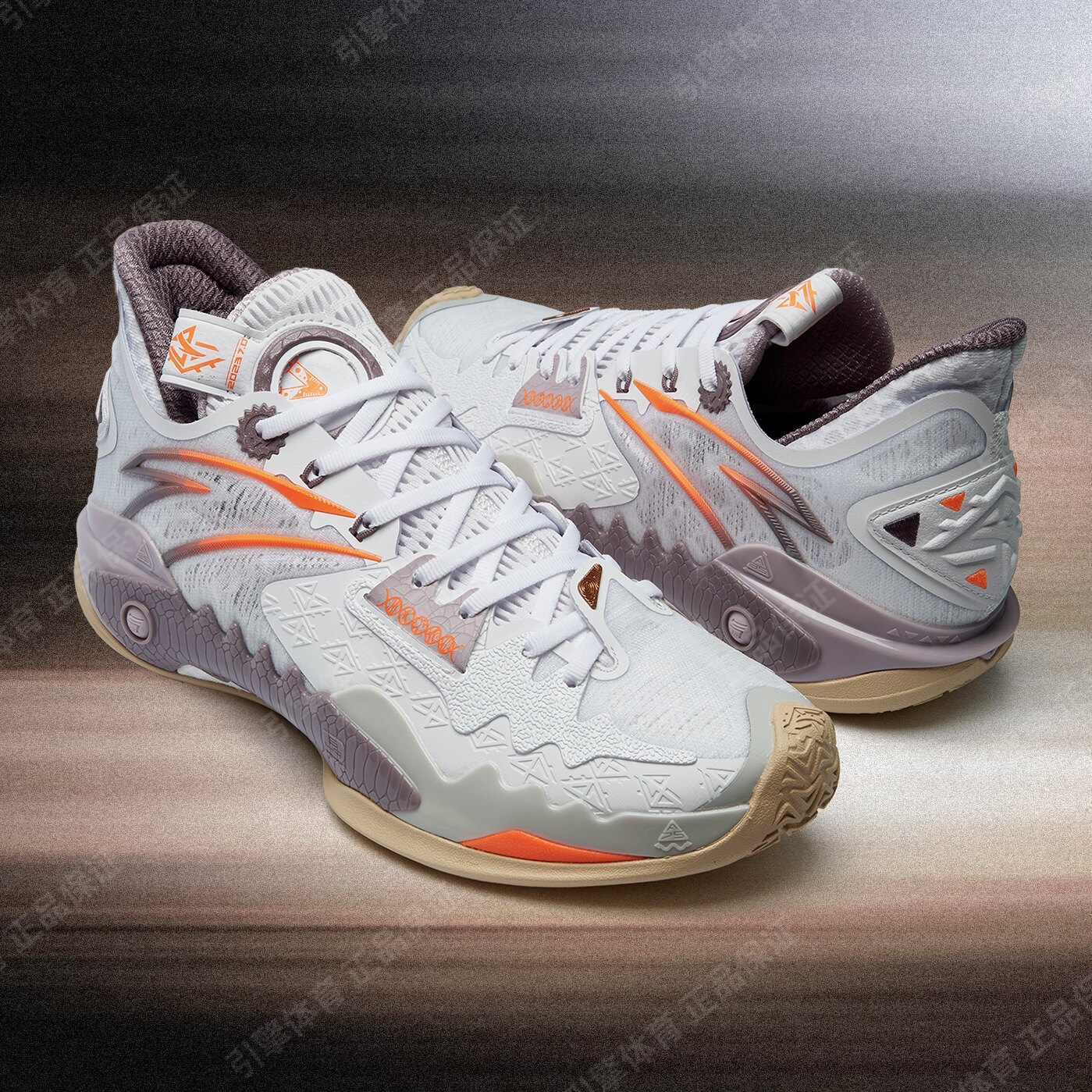 安踏 狂潮系列 突变欧文1代篮球鞋氮科技碳板低帮耐磨运动鞋