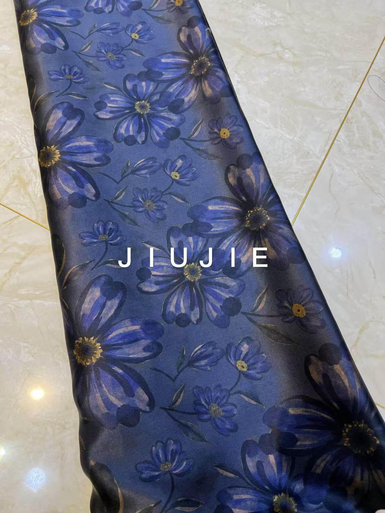 不退不换112门幅25-27姆米小重缎红云纱   45号,居家布艺,海绵垫/布料/面料/手工diy,淘宝优惠券,粉丝福利购,淘宝优惠卷