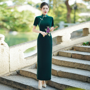 2025新款 显瘦舞台主持礼服连衣 绿色走秀旗袍中国风演出服修身