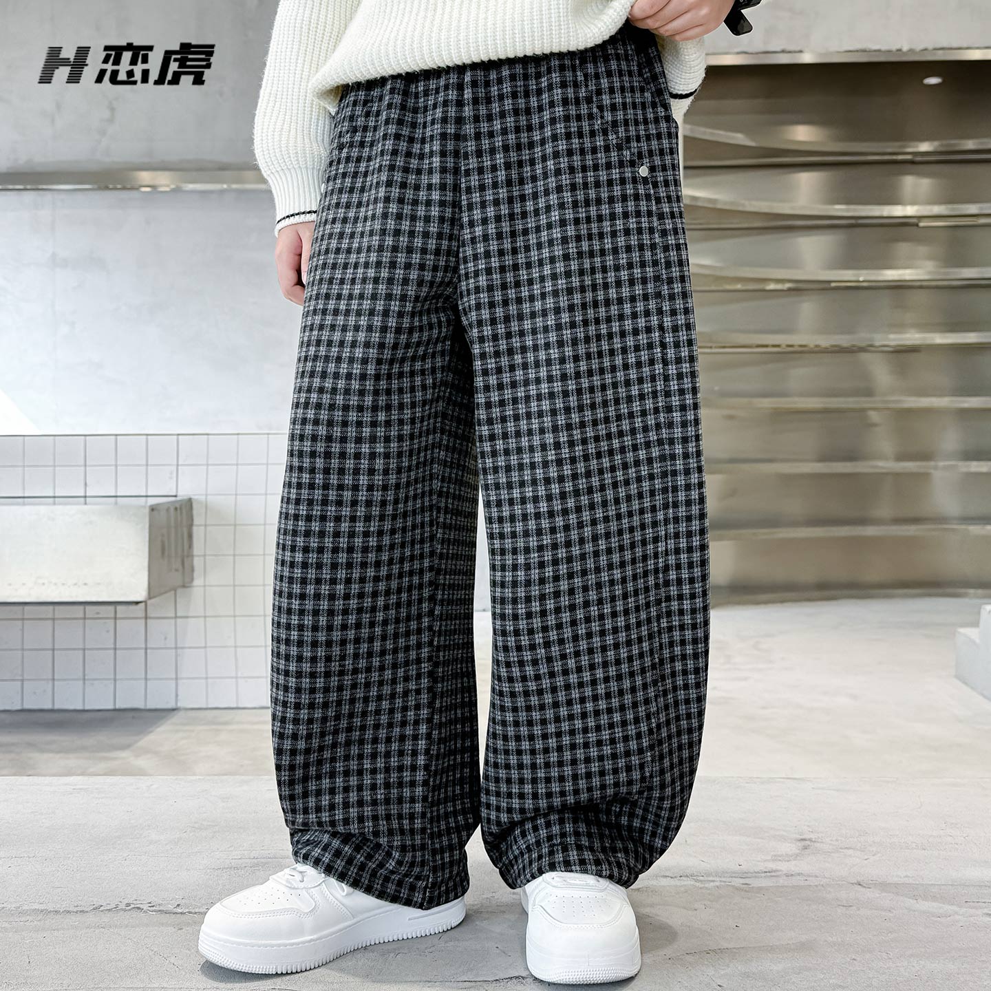 男童加绒裤子秋冬2025新款儿童休闲裤男孩一体绒男大童格纹弯刀裤