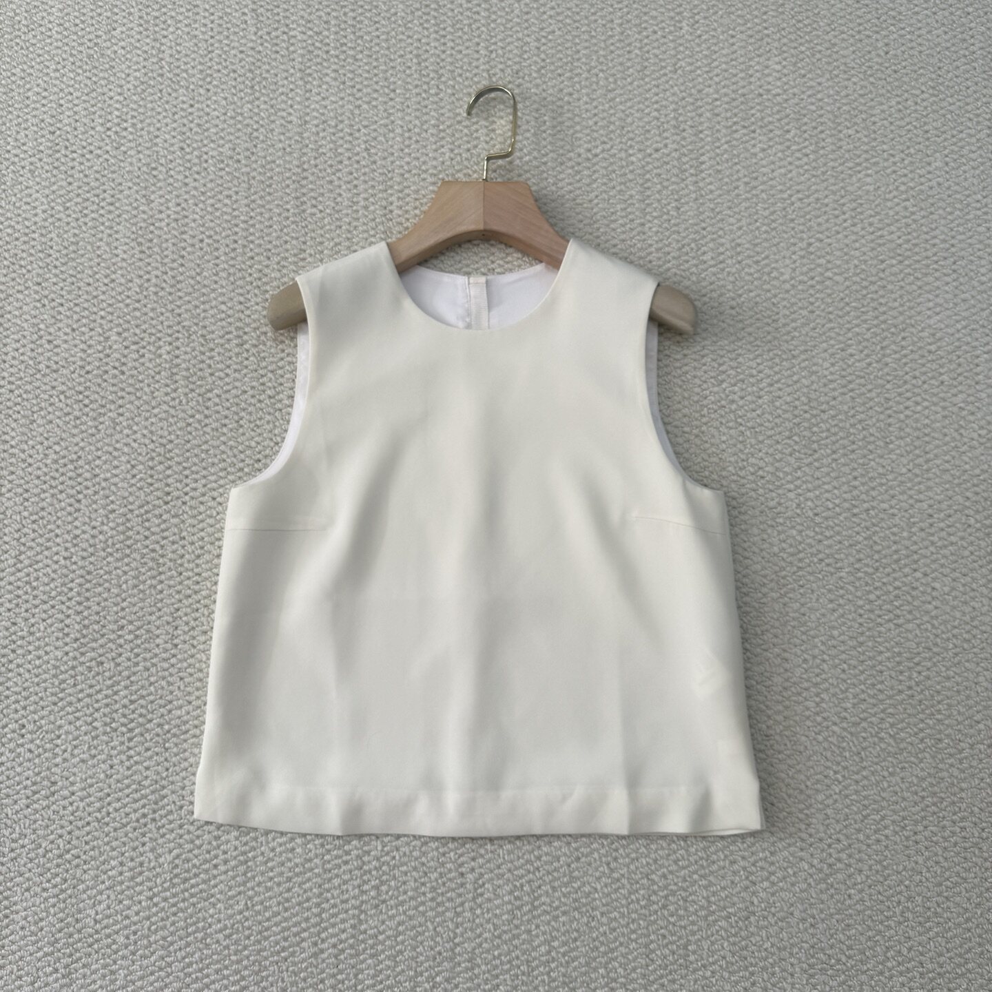 Th同款 2025早秋新款女装 三醋酯混纺圆领无袖衬衫马甲 P0509515