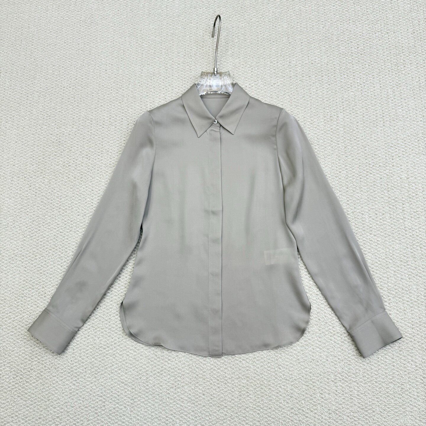 Th同款高定 2026春夏新款女装 桑蚕丝翻领修身长袖衬衫 M0102536