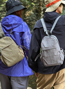 户外出游多功能小双肩包女2025新款骑行后背包男轻便登山斜挎胸包