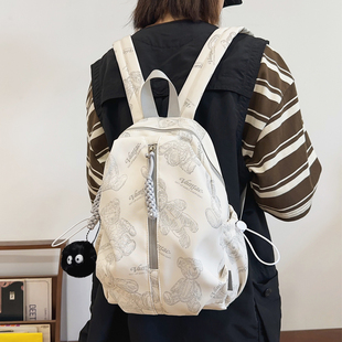 出游轻便小双肩包女孩研学可爱印花熊小书包夜间反光iPad平板背包