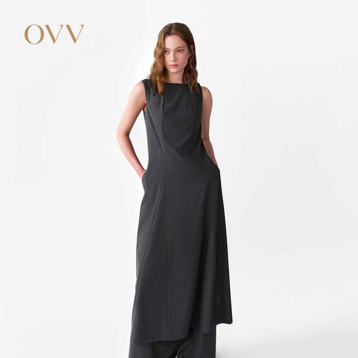 OVV2026春夏新款女装简约圆领A字休闲优雅利落无袖连衣裙