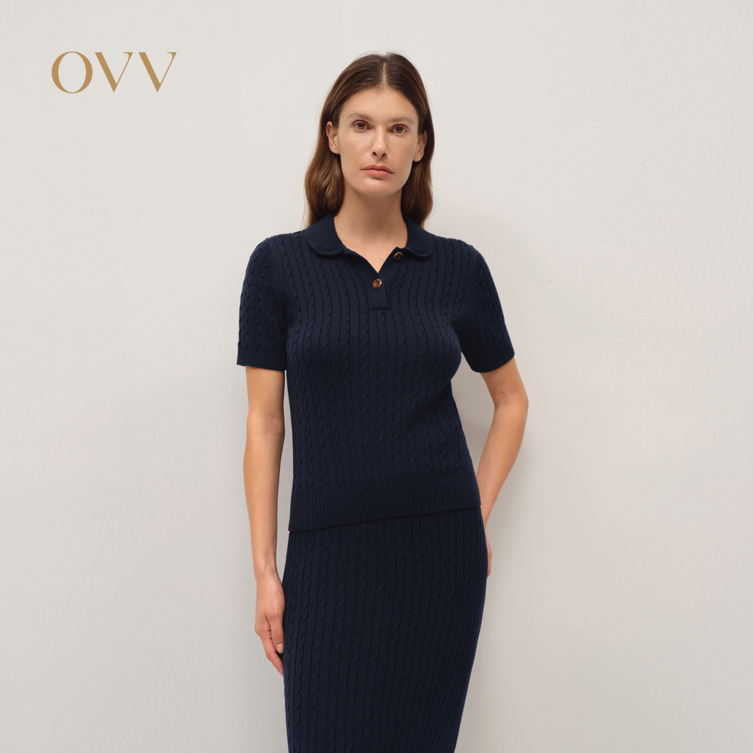 立体花型 复古翻领 精致时髦