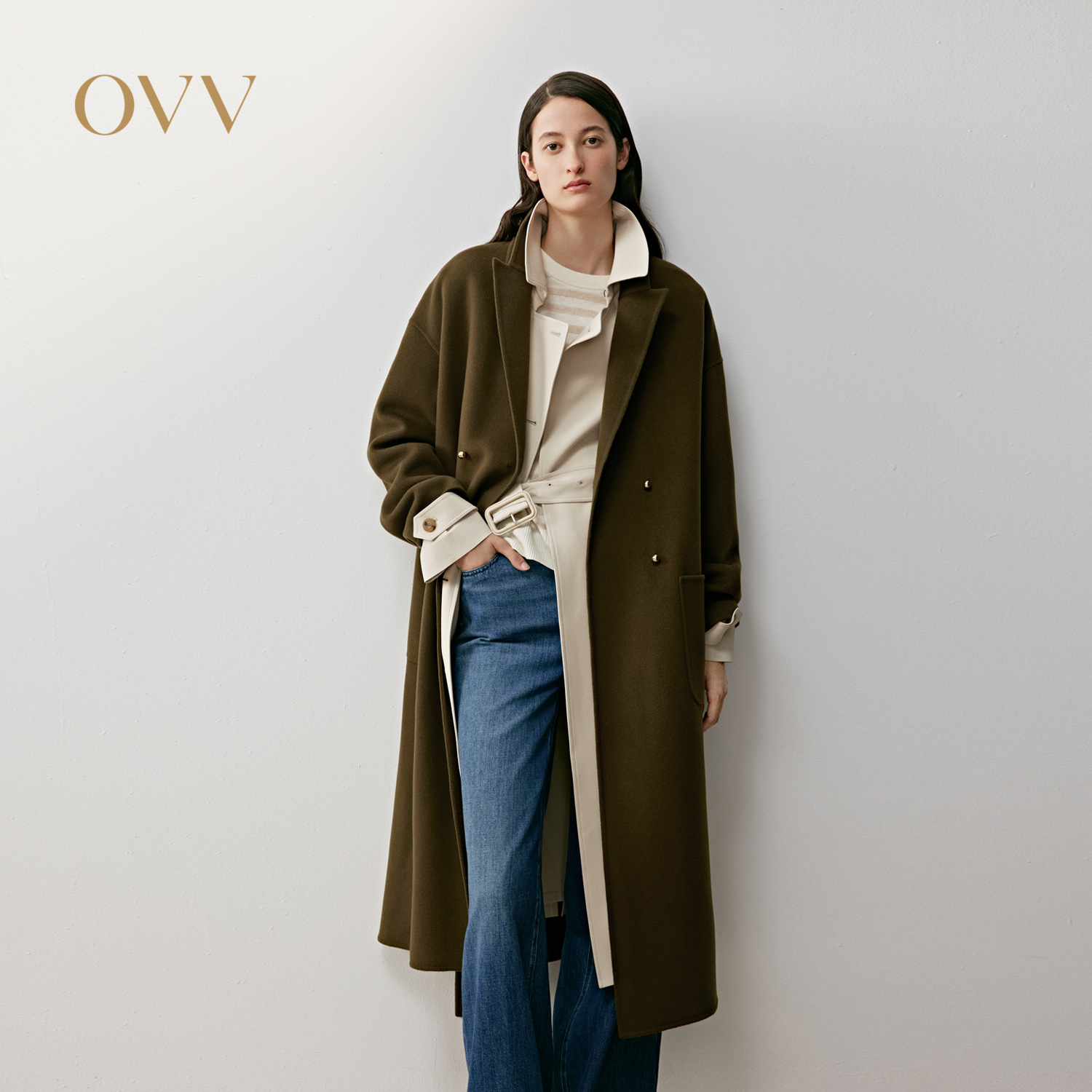 直筒版型 随附腰带 挺括羊毛