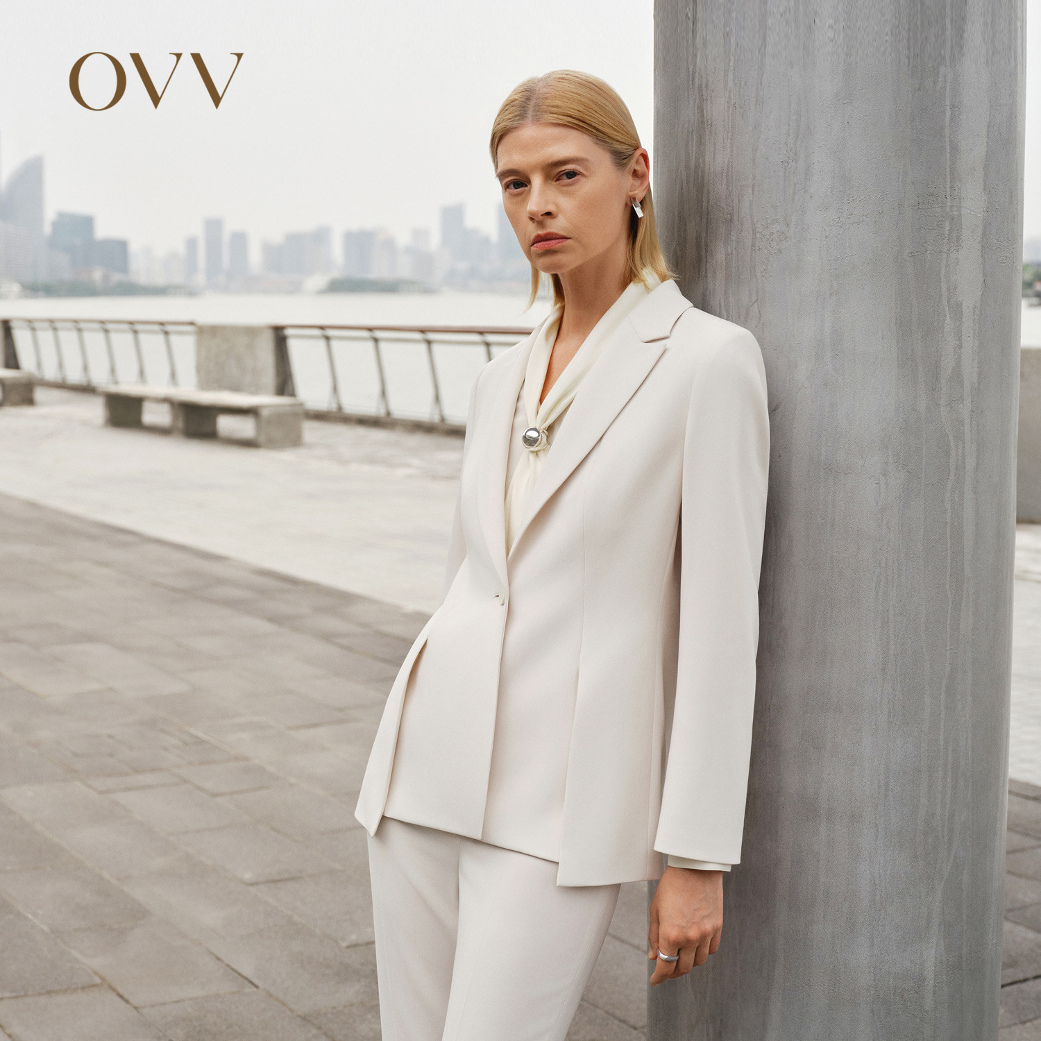 【日本进口三醋酸】OVV秋冬热卖女装平驳领修身西服外套