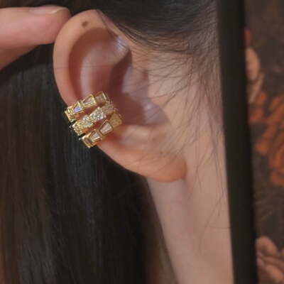 [楼哈哈]轻奢小众蛇形锆石耳夹无耳洞满钻高级感耳骨夹方圆脸耳环