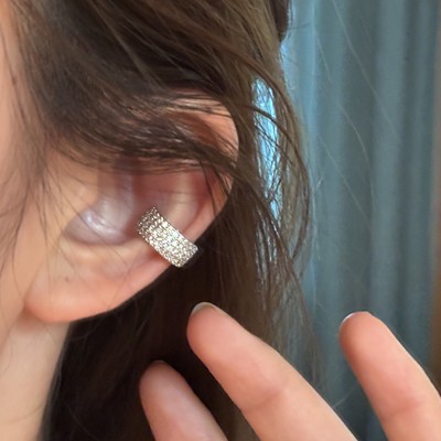 [楼哈哈]小众设计感基础百搭耳夹无耳洞爆闪锆石满镶耳骨夹2025新