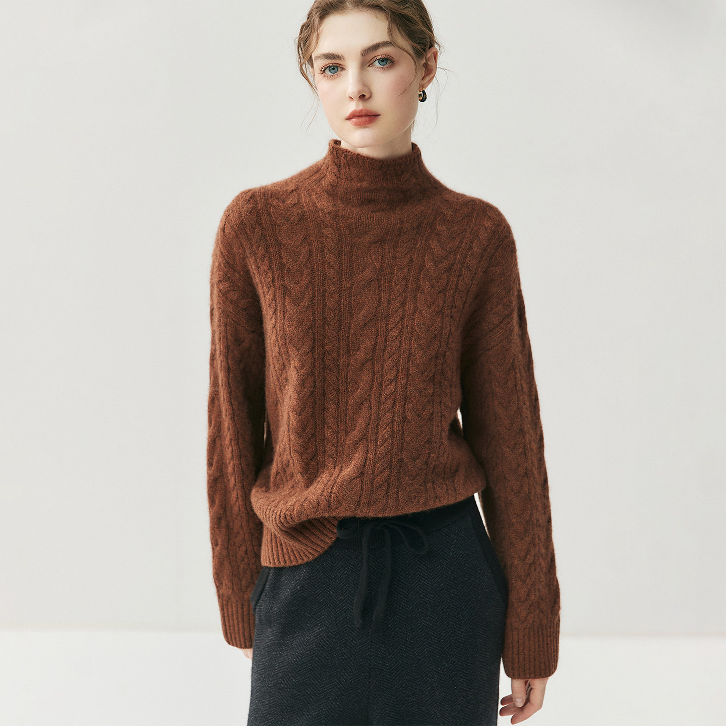 慵懒风高领麻花针织衫女宽松山羊绒衫加厚套头毛衣秋冬穿搭打底衫