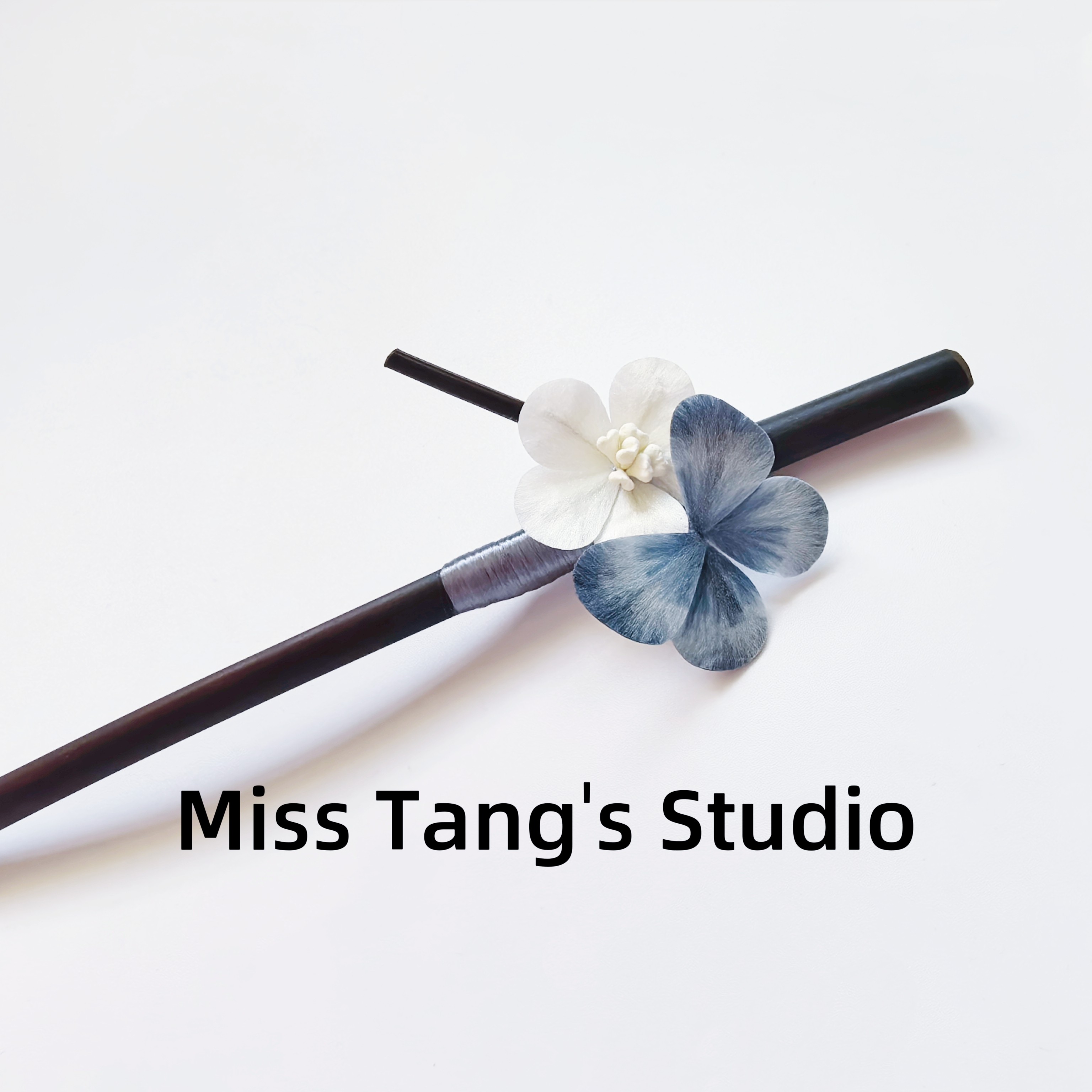 原创新中式非遗绒花蓝蝴蝶檀木竹枝发簪清冷日常盘发现代简约旗袍