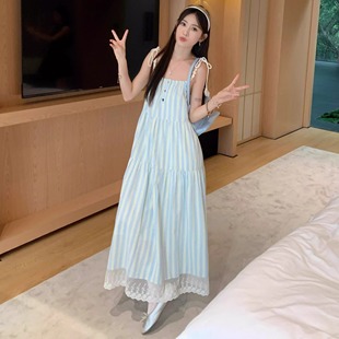 度假风甜美法式 蕾丝拼接条纹吊带连衣裙女夏季 气质宽松小个子长裙