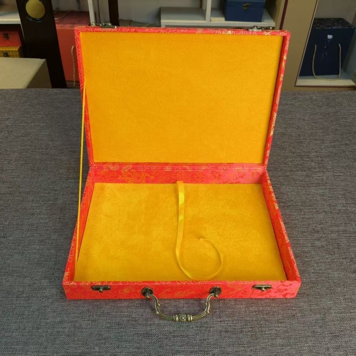 册页盒画框宣纸家谱族谱收藏收纳盒字画锦盒礼品盒高档礼品盒锦布图片