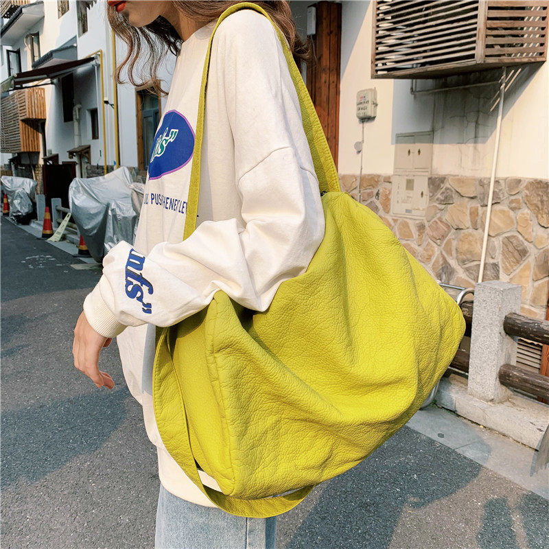 新款文艺风单肩包女士韩版休闲运动斜挎包大容量学生书包旅行背包