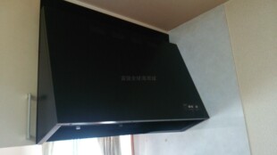 日本直送能率维护方便强力吸吸附油污家用引导式螺旋桨风扇油烟机