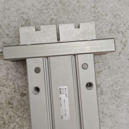 议价MHZ2-40D3 手指气缸全新smc研发闲置的一个，需要的维修