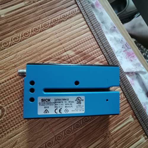 议价西克超声波标签槽型传感器UFN370B413 .，9.9成新维修