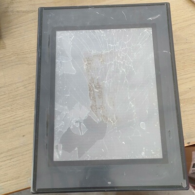VT3-S10 工业触控触摸屏 外屏碎裂 功能完好 包邮议价维修