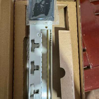 议价全新正品闲置施耐德输入输出模块140DAO85300两个、1维修