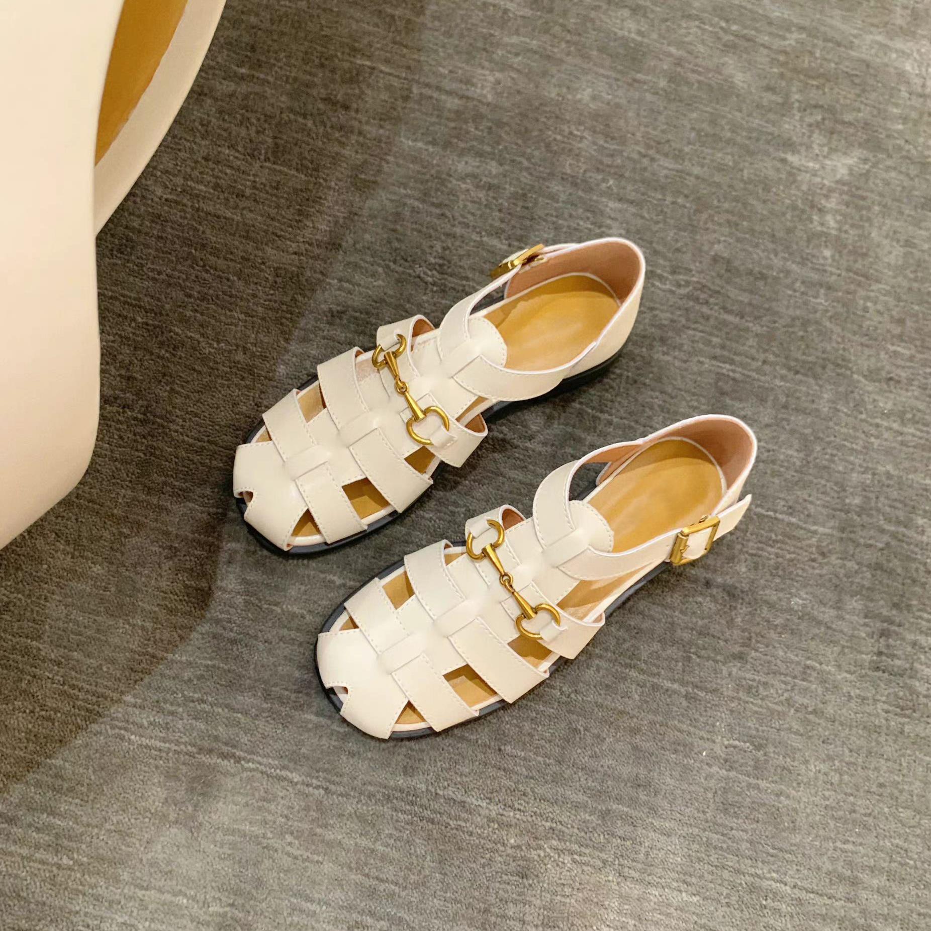 羊皮版复古风镂空马衔扣真凉