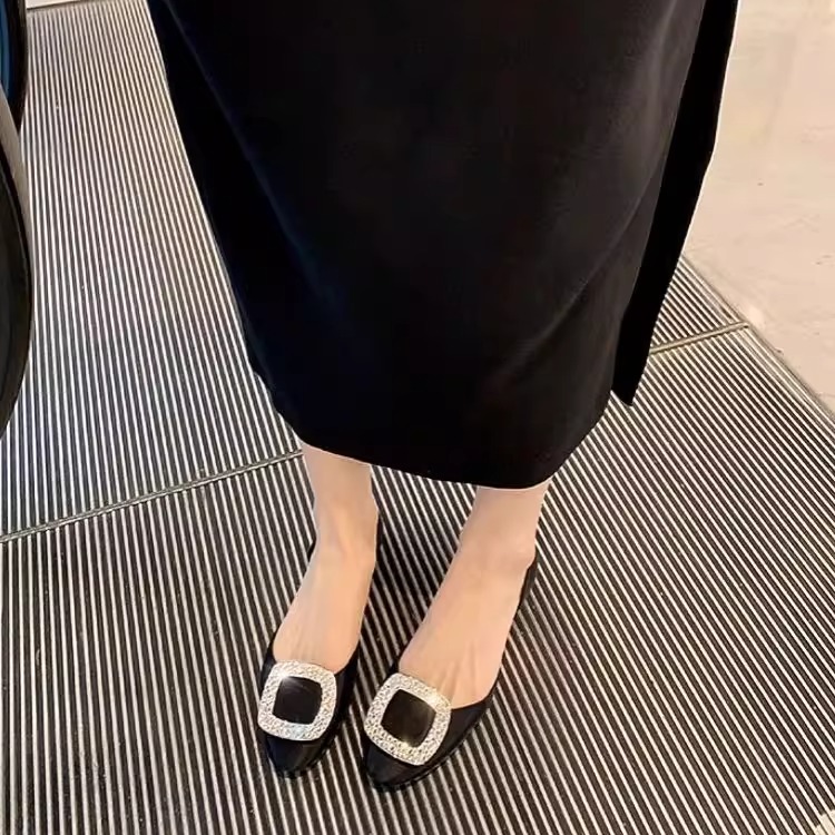 单鞋女夏软底中空包头平底小凉鞋