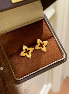 中古拉丝工艺幸运四叶草耳钉