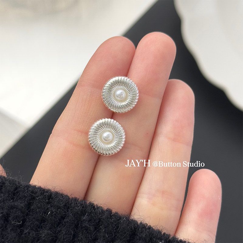 Jay'H 春夏款小香名媛风衬衫小扣子条纹边珍珠开衫袖领口金属纽扣