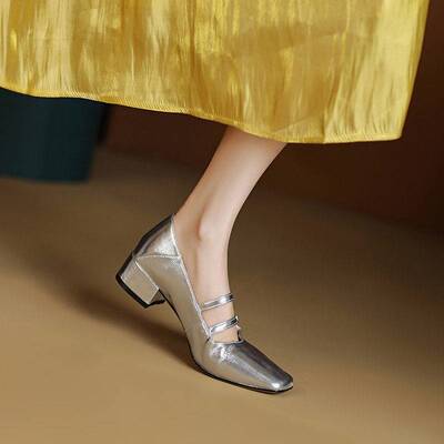 FairyWink 温夏晚风～！法式复古银色方头一字带粗跟玛丽珍单鞋女