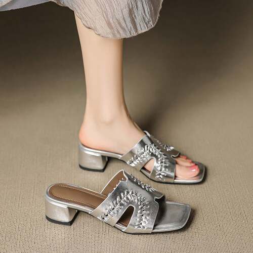 绝美h拖鞋女外穿夏巨好看不累脚配裙子真皮粗跟高跟编织气质凉拖