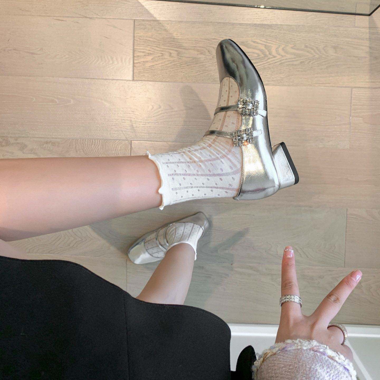 真皮法式小香风平底玛丽珍单鞋女水钻扣银色高跟鞋粗跟酒红色婚鞋