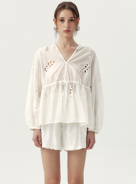 MON MYSTERE2025春夏新款白色V领镂空刺绣长袖上衣女复古简约百搭