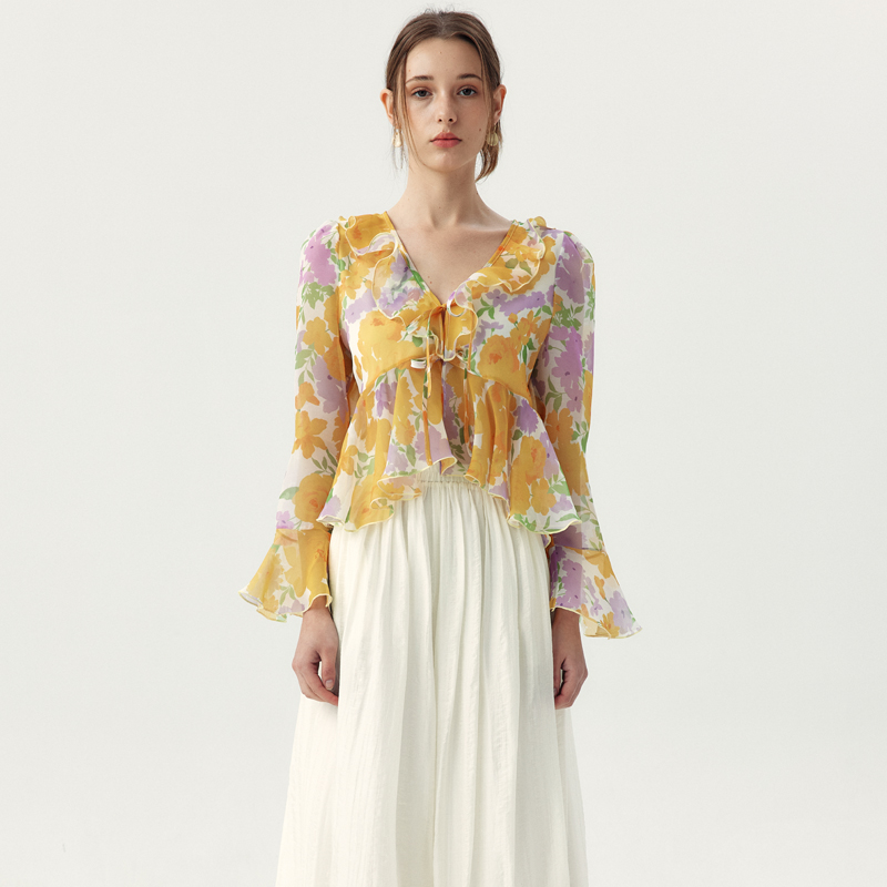 MON MYSTERE2025春夏新款浅黄色印花荷叶边上衣白色珍珠贝壳包女